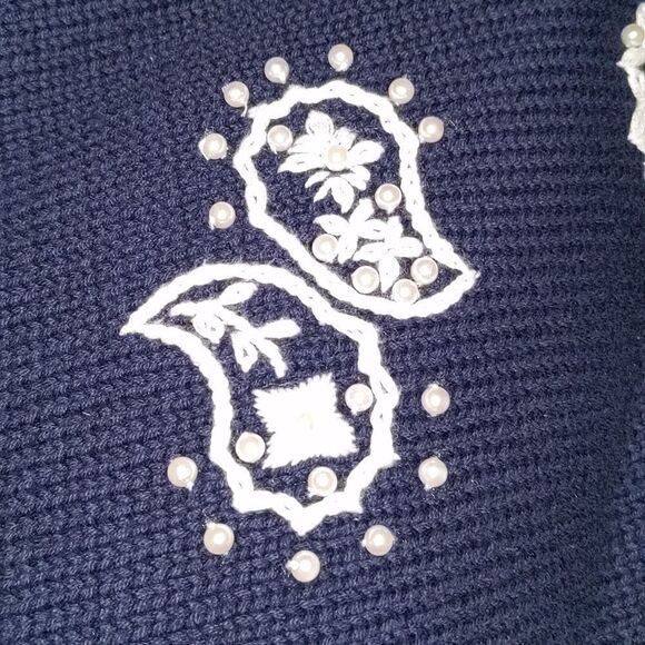 LE MODA Hand embroidered blue knit sweater with pearl details size Large - Picture 7 of 7